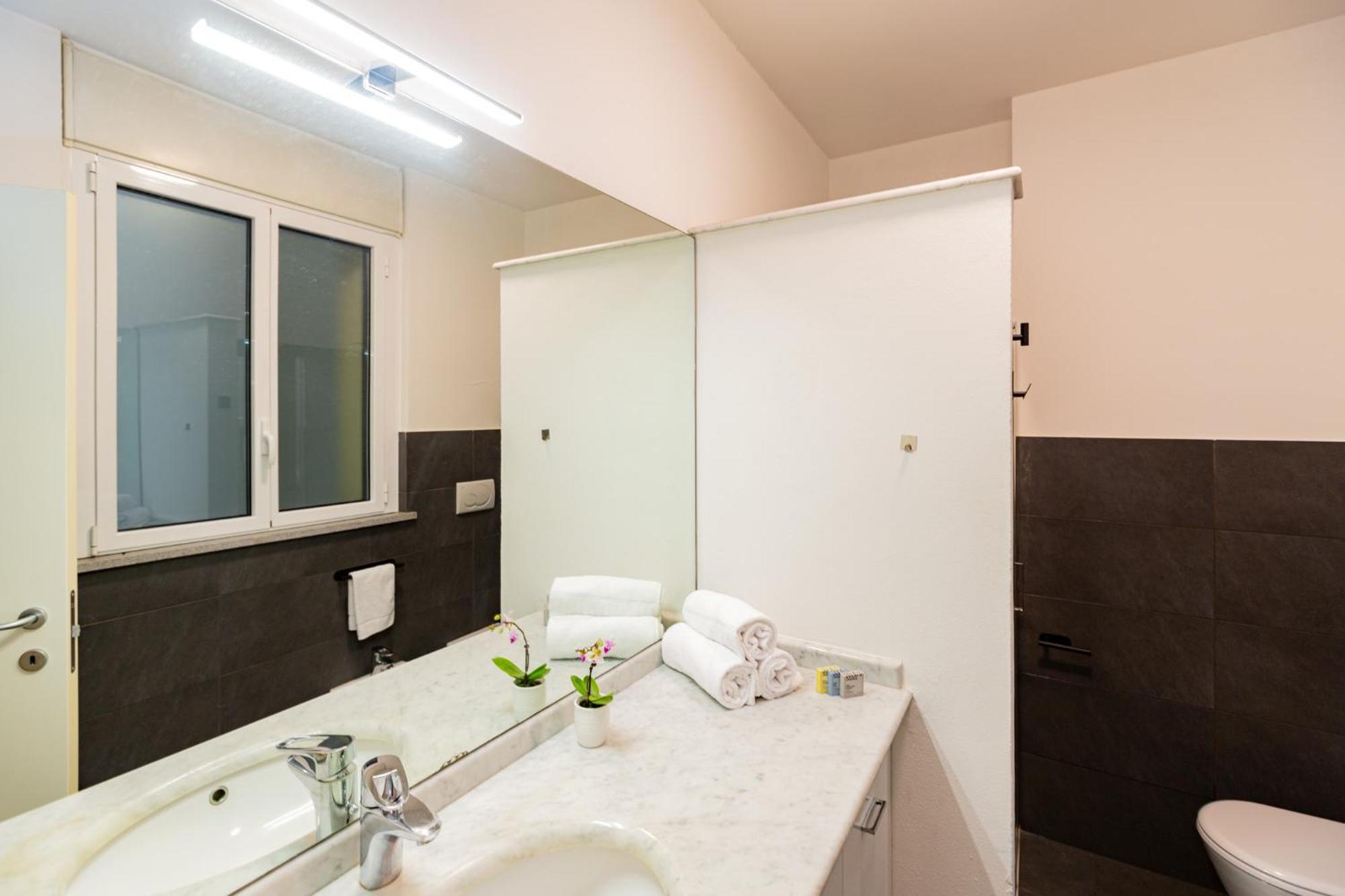 Premuda20 Milan Elegant Apartment Bagian luar foto