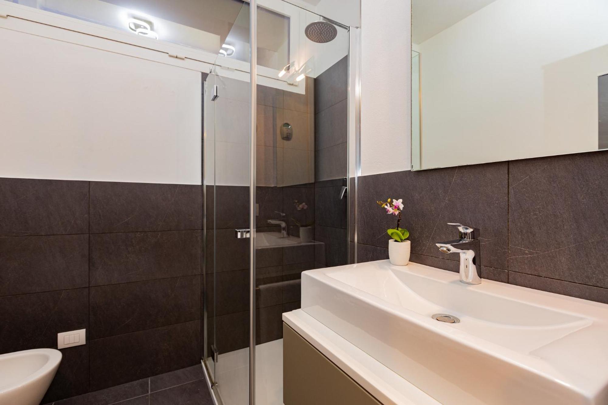 Premuda20 Milan Elegant Apartment Bagian luar foto