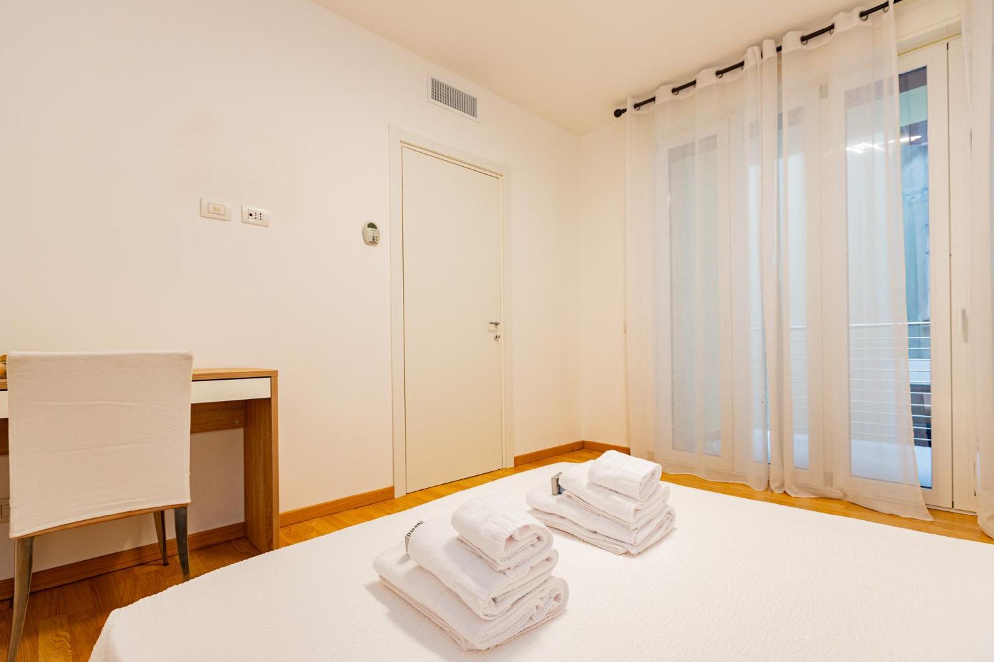 Premuda20 Milan Elegant Apartment Bagian luar foto